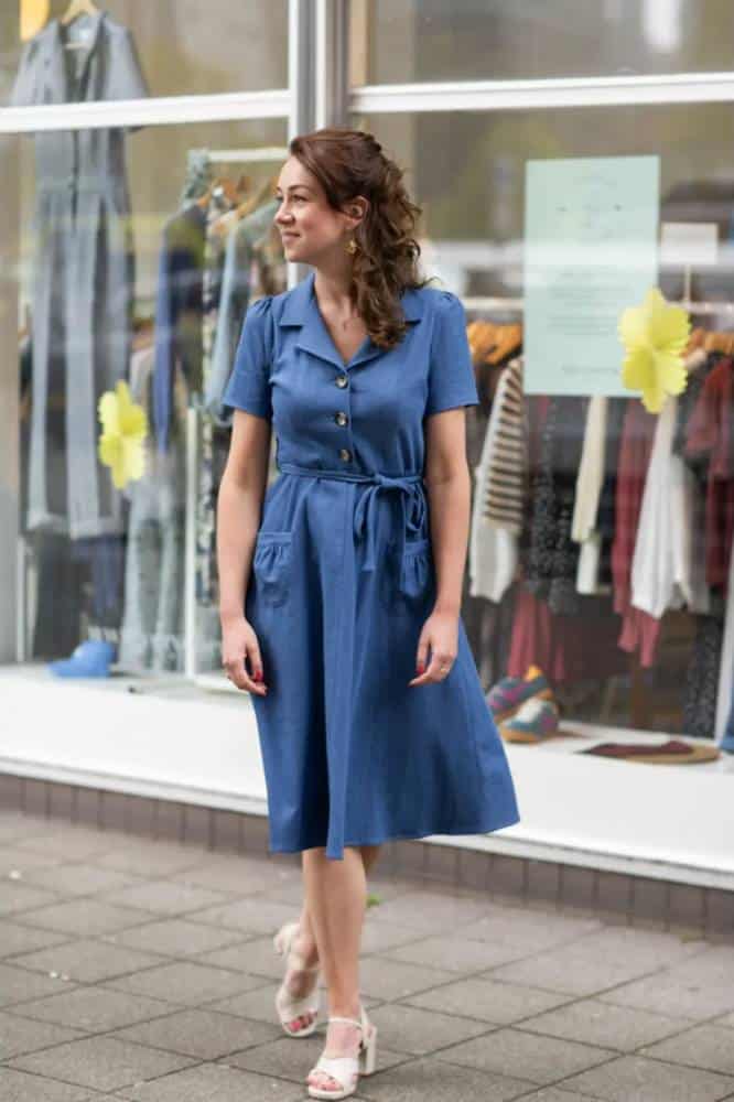 Very Cherry Revers Dress Lights Denim Indigo - La Vie en Rose Damesmode