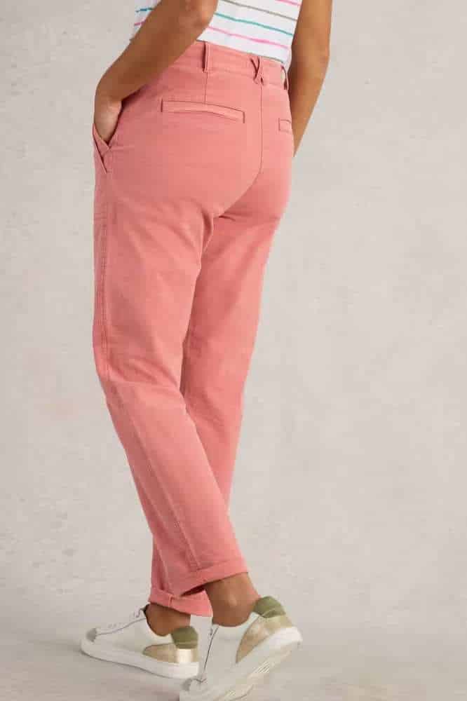 White Stuff Twister Chino Trouser Mid Red - La Vie en Rose Damesmode