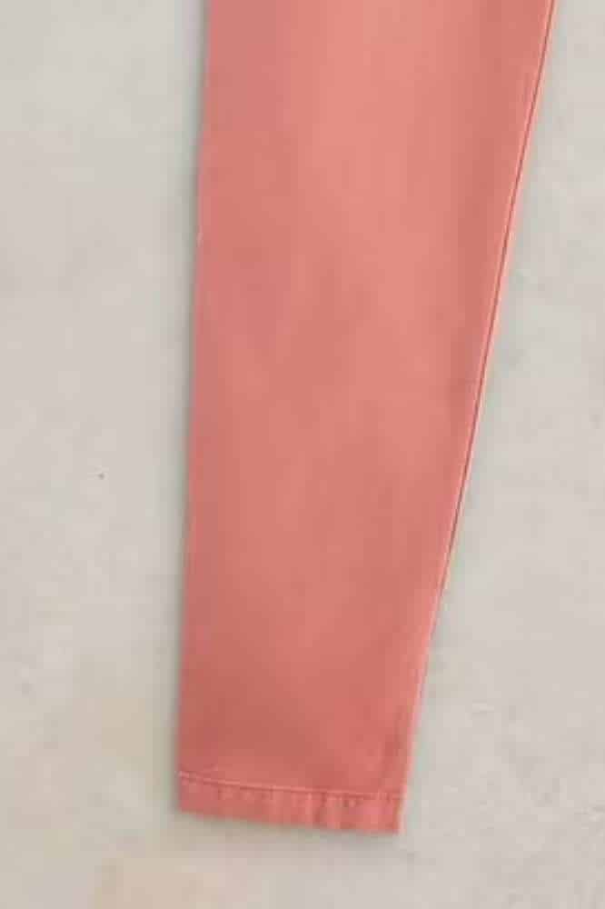 White Stuff Twister Chino Trouser Mid Red - La Vie en Rose Damesmode