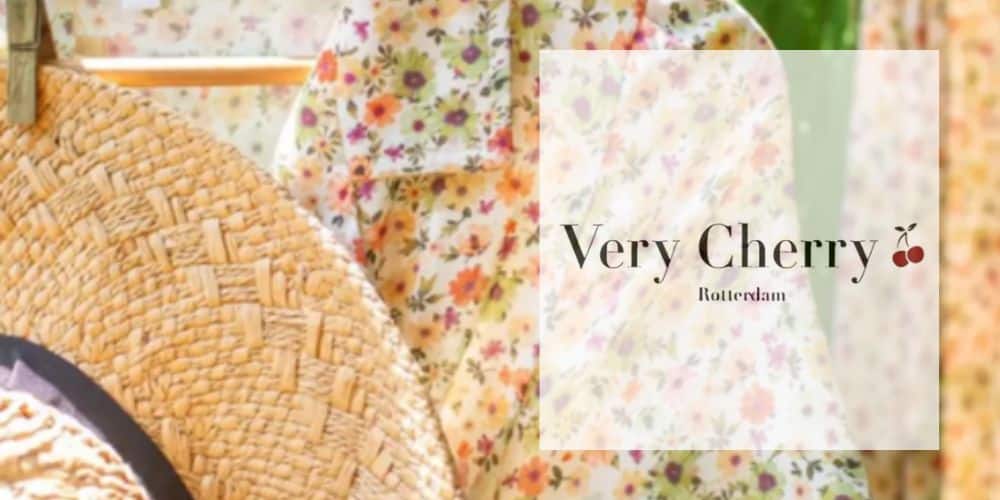 Very Cherry Jurken - La Vie en Rose Damesmode