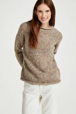 Aran Woollen Mills Ladies Roll Neck Raglan Crew Light Honey - La Vie en Rose Damesmode
