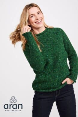 Aran Woollen Mills Ladies Roll Neck Raglan Crew Valley Green - La Vie en Rose Damesmode