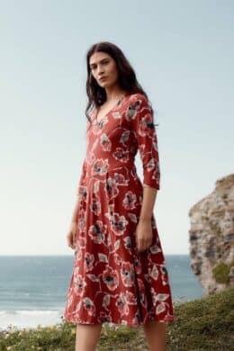 Seasalt Cornwall Pier View Dress Artist Camelia Red Sail - La Vie en Rose Damesmode