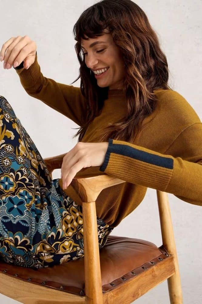 White Stuff Olive Jumper Dark Chartreuse - La Vie en Rose Damesmode